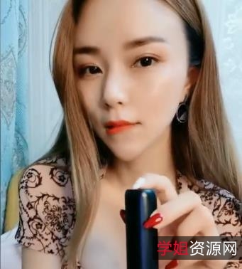 御姐玉足诱惑:真金白银线袜黑丝浮力足控足系视频