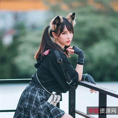 绝版资源《楠夕猫心》合集:虎牙超级网红性感御姐型高颜值主播梦境之旅