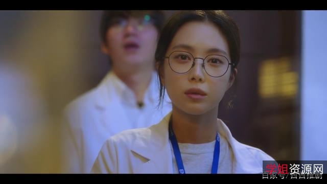 2022年韩国奇幻剧《幽灵医生》：郑智薰、金汎联袂担纲，4K高清晰画质，附身共用身体，使命感驱使！