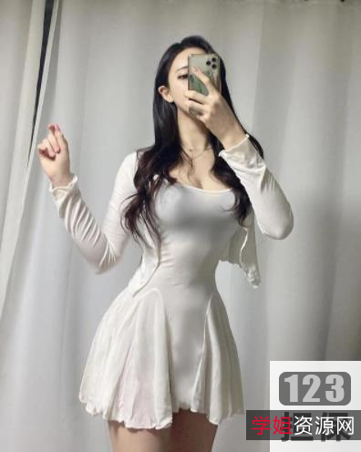 悠宝三岁的完美身材:从闪现直播到一线天,一次探索完美身材的追求。