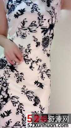 《鱼丸网红女神推出全新女仆JK视频合集:欲罢不能的性感外表、青春活力、黑色袜子、大长腿、纹身、有品味、网红车灯、不露脸》