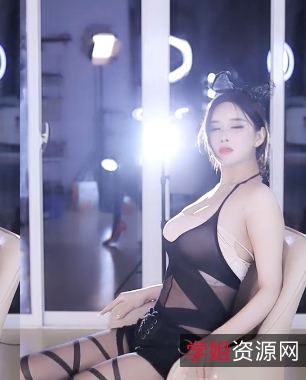 小恩雅11月直播舞蹈合集：精湛技巧、活力满满，让人心旷神怡！