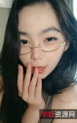白小白热舞秀:清纯邻家小妹的诱惑
