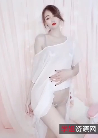 兔小软定制露脸视频：性感漂亮的网络小仙女