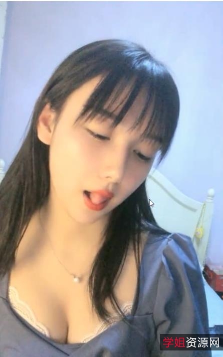 斗鱼杨葱葱：清纯女神的超级人气，高颜值梨涡学生妹