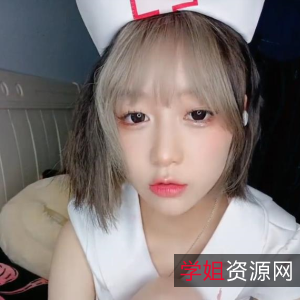 清纯系短发萌妹子米拉