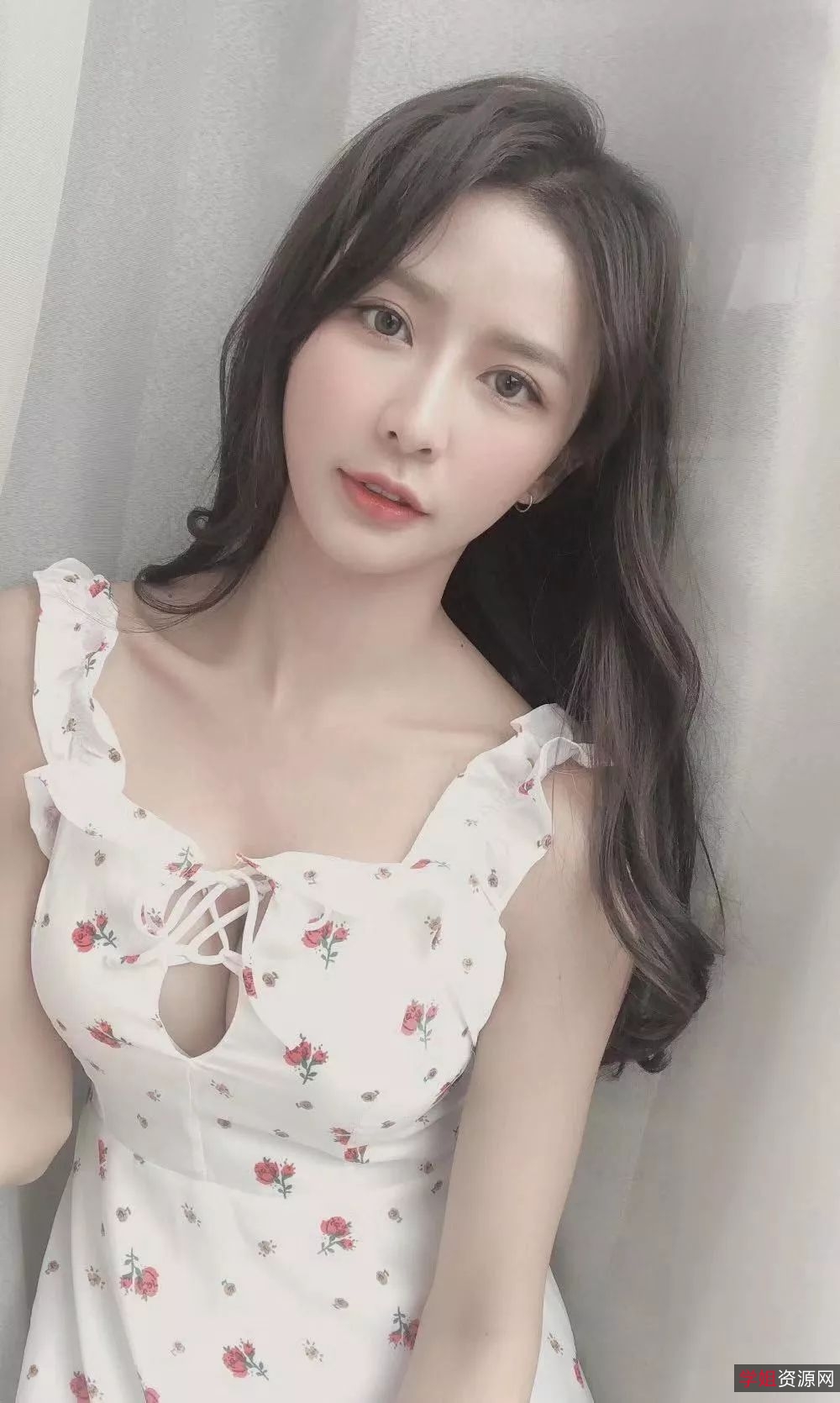 福利来袭!斗鱼网红女主播,你李姐!12集9G经典资源,完美身材,大眼睛,性感勾唇,丰满胸围,高颜值,大翘臀,美肤皮肤!