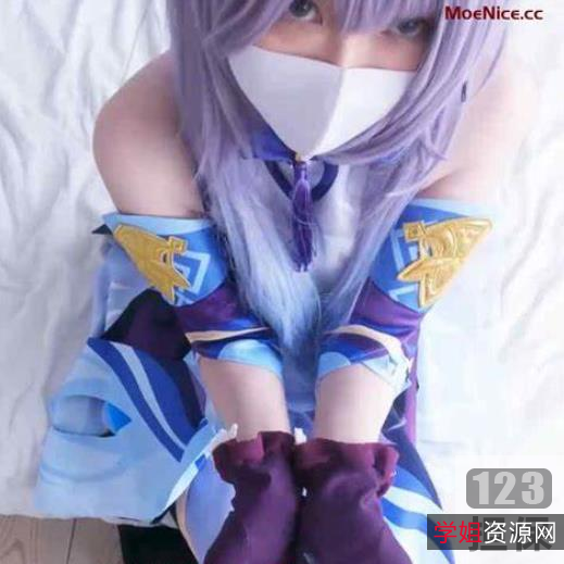 《柚子猫》：网红美少女的私密足浴中心奇遇