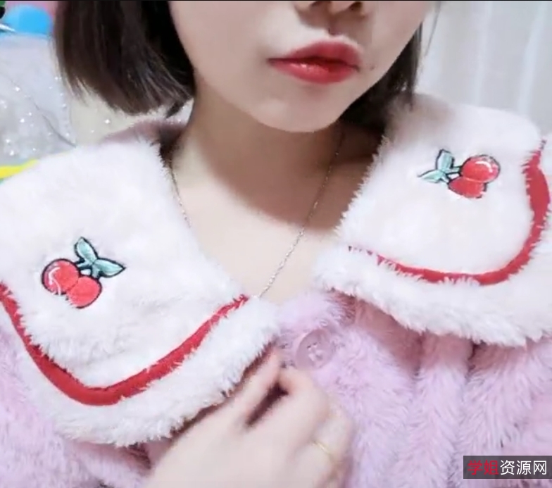 带微信号身份证截图的02年小妹子闹闹极致反差自拍9V+三人游