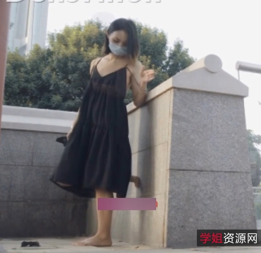 标题建议:《极限挑战:北京天使在天花板上的展示》详细描述:这个视频展示了一场极限挑战,主角是一位名叫天使的北京人,他选择在北京的天花板上进行展示挑战,吸引了众多人的围观。视频大小为12V/2.8G,需要在百度盘上下载。天使展现了他的勇气和决心,挑战着人多的地方,让观众们看到了他的不凡之处。视频采用了双重压缩,解压两次,分卷压缩方式。希望各位下载后再解压观看,记得永久有效,失效不补。举报者死