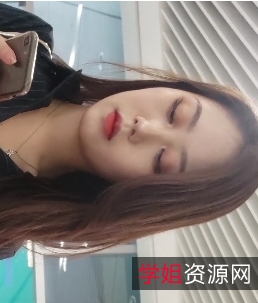 玲玲黑丝包臀裙私拍视频