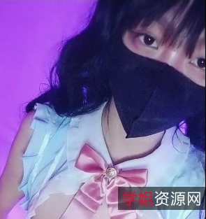 给力的蝙蝠侠头套,适合女同穿戴的小东西,可互动的1V1四人游,700MB资源,可在百度盘下载。