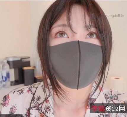 HongKongDoll自拍视频：用嘴道具、家常奇怪姿势、鲍鲍表演，29分钟精彩内容！