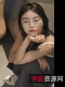 眼镜妹自拍团建大学四姐妹互动视频