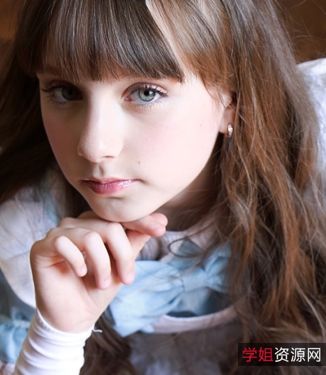 CandydollKatieM泳装合集:53套视频+51个V字图,可爱观赏,绘画参考