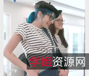 天蓝色头发的漂亮小姐姐学艺术自拍视频41分钟，调皮可爱争相Q男，用嘴画蛋蛋爆弄互动无保护，下载观看