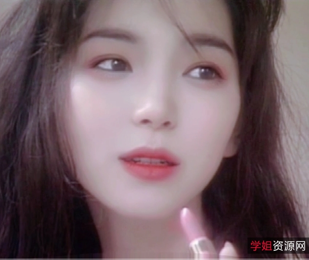 自行打包的大佬知道的1V+视频,颜值天花板,大小为529MB,可通过百度盘下载。