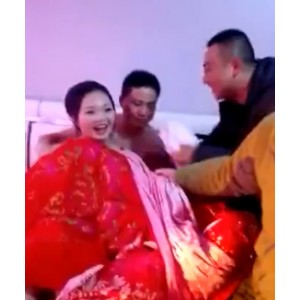 农村小伙闹洞房大集合：nv+600m视频精彩呈现！