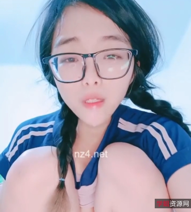 30cm仿真马D，可爱反差眼镜妹放飞天花板，1v+760MB视频百度盘