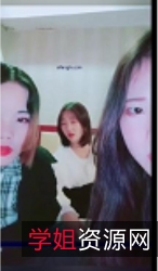 一群00后在团建上玩得非常开心，场面非常奇妙