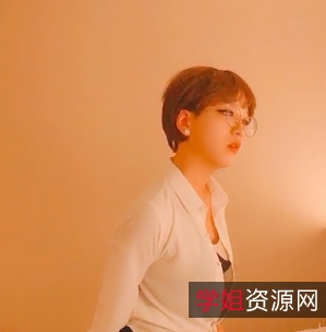 TSJieun合集:273V41G你是谁,为什么出现在这里?黑色长发五官,美丽的眼睛。