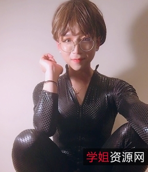 TSJieun合集:273V41G你是谁,为什么出现在这里?黑色长发五官,美丽的眼睛。