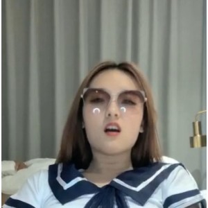 小艾小姐勾引亲哥哥53G合集，解压收藏，多面魅力展现