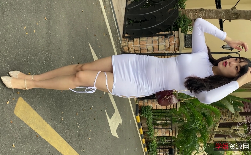 高贵优雅美腿美女1V超短开叉连衣裙视频7.08G百度云