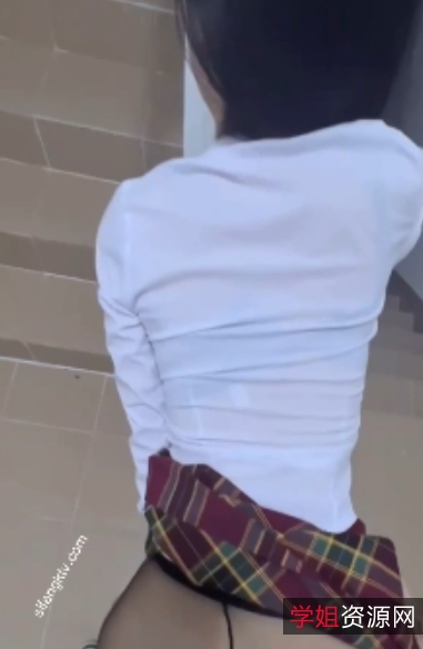 绝美清纯少女楼梯间互动，百度盘下载，视频大小876M