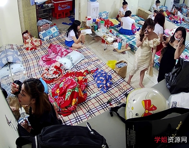 ，这段视频的标题《高端会所女生宿舍大罩杯大长腿私密作息10V+1.2G百度盘》无疑引起了人们的极大兴趣。