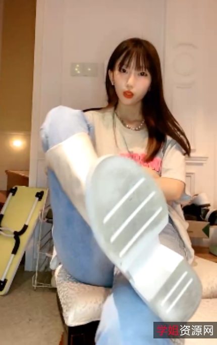 《套路主播：丝足寸止红绿灯24.5g》-视频精彩绝伦，让你目不暇接