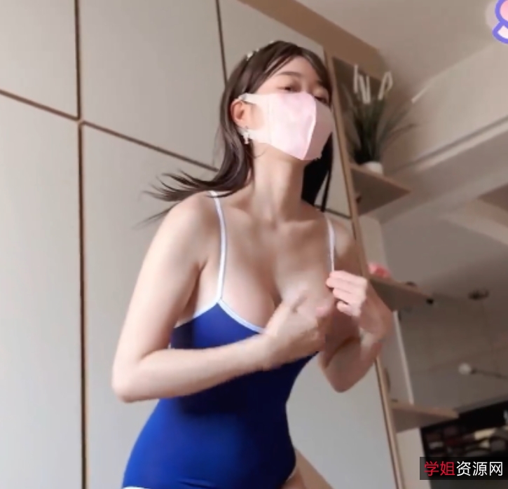 清纯反差骚学妹高叉泳衣，私下上瘾小小狗，视频大小333M