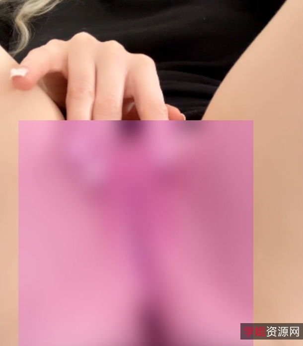 绿毛衣黑裙jk福利姬LunaBunny,自抠视频2个版本,总大小835MB,百度盘下载,后缀改rar解压2次