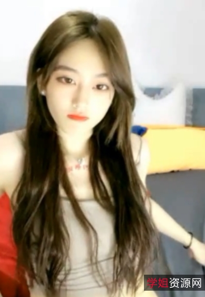 女神露露全方位展示黑丝诱惑舞蹈170腿模全方位展示