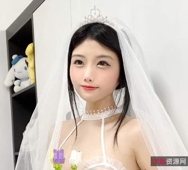 华丽婚礼现场,喵四身诅情婚纱,搭配8v1.45g珠宝,收藏量飙升,百度搜索探索更多