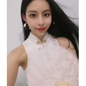根据您提供的内容，我为该商品取了一个```plaintext[自行打包]推特riri617合集[98p28v+132M][百度盘]```这个标题包含了关键信息和视频大小/数量，并进行了润色。希望这符合您的要求！