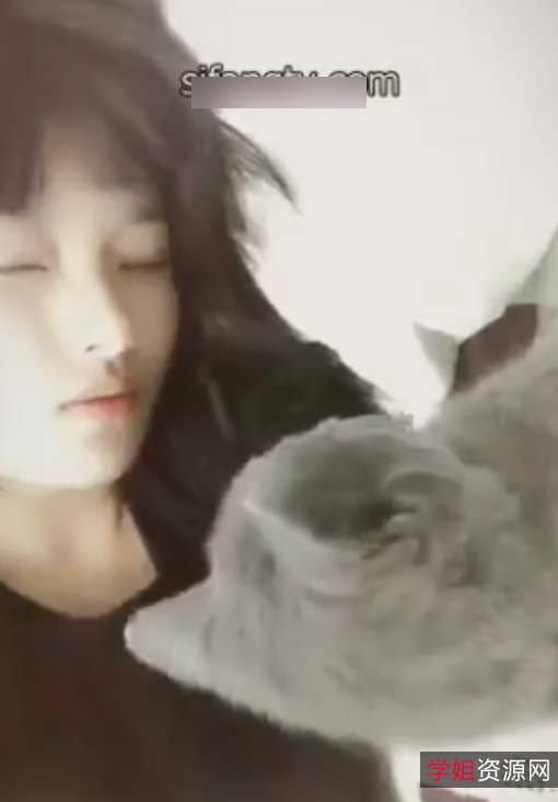 #视频主播高倩:routun小妹子75V458M补资源增加在网络世界中,有一位名叫高倩的视频主播,她以网名routun小妹子为人所知。高倩以75V458M为代号,是备受瞩目的网络红人。她的视频资源丰富,包含了19年的经典作品和20年的新内容。高倩是备受关注的顶流网红,尽管曾面临抚养费问题,但仍保持网络人气。她的视频内容吸引大量粉丝关注和喜爱。外表上,高倩拥有明亮的眼睛和灵动微笑,给人亲切感。她的外