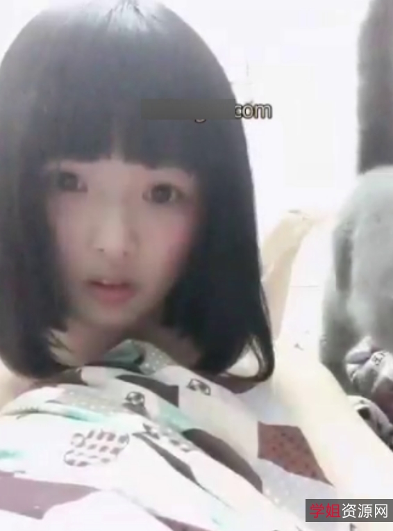 #视频主播高倩:routun小妹子75V458M补资源增加在网络世界中,有一位名叫高倩的视频主播,她以网名routun小妹子为人所知。高倩以75V458M为代号,是备受瞩目的网络红人。她的视频资源丰富,包含了19年的经典作品和20年的新内容。高倩是备受关注的顶流网红,尽管曾面临抚养费问题,但仍保持网络人气。她的视频内容吸引大量粉丝关注和喜爱。外表上,高倩拥有明亮的眼睛和灵动微笑,给人亲切感。她的外