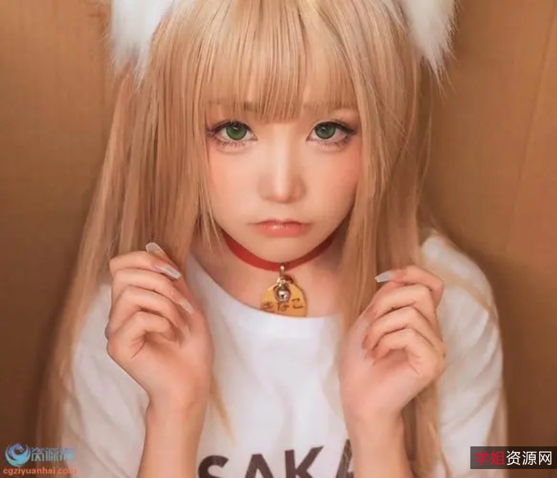 宝藏妹子喵小吉COS战斗女仆,震撼大小屏