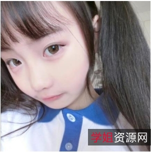 COSER《呆萌橘子酱》绝版角色扮演图集：陈禹蒙的精湛表演技巧赢得众多粉丝的喜爱