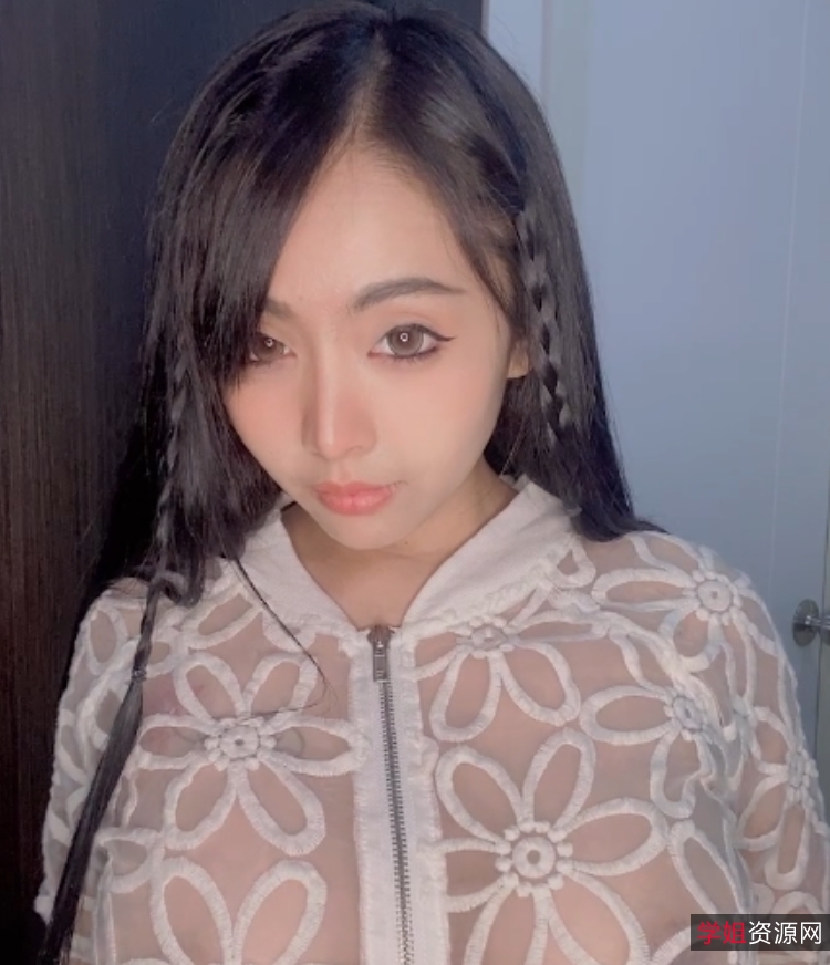 话成为了他的口头禅，也成为了他作品的一个标志。观众们纷纷表示，他的作品让人感觉耐人寻味，不仅能带来笑声，还能引发思考。Xreindeers频道的精彩内容，让人不得不收藏，期待更多精彩的作品呈现。