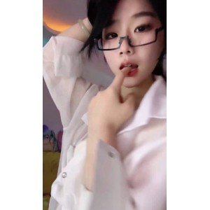 桥梁，让大家更加了解这位热爱舞蹈的年轻女孩。快来收藏这个合集，一起感受琪琪带来的舞蹈魅力吧！