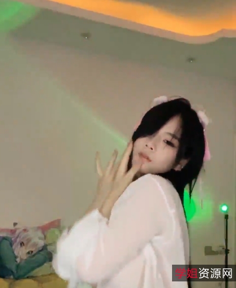 热辣动感！半糖琪琪定制热舞福利视频52v5.1g，百度ED2K收藏爆棚