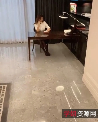 电竞女神GatitaYan作品合集:高质量视频展示游戏技巧和魅力身材