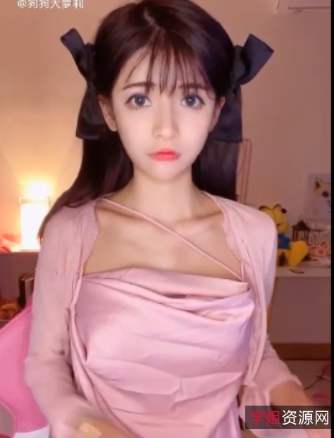 “狗头萝莉粉丝福利视频9.3g：粉丝狂热收藏”