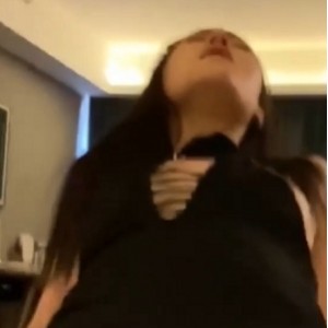 奢华生活：白金劳力士手表与真实空姐互动