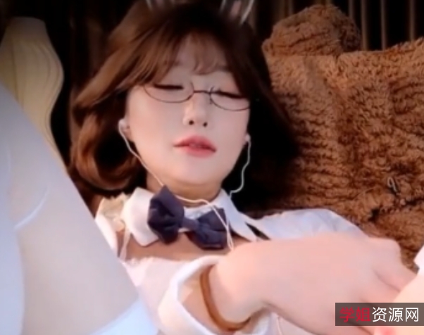 转载虎牙粉丝祭甜美张爱玲最新合集1V300M,百度盘分享