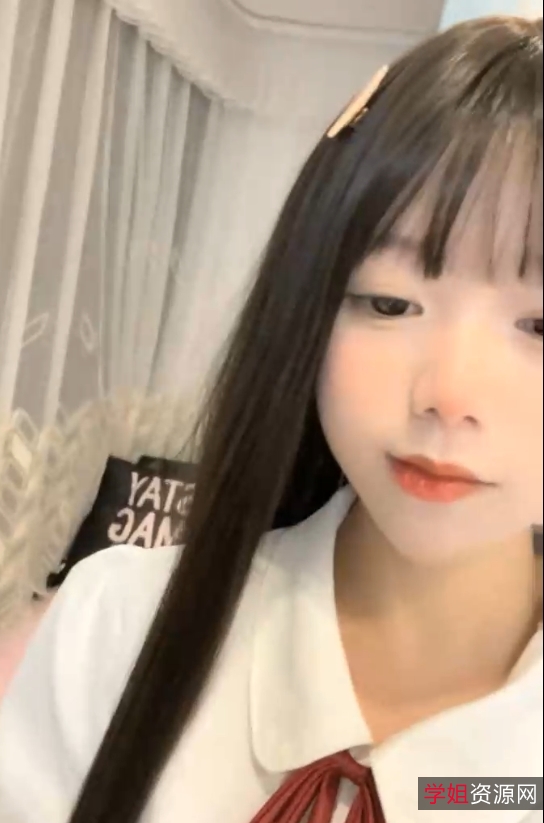 福利姬百度盘二次元学生妹合集9V9G，吃一口小布丁