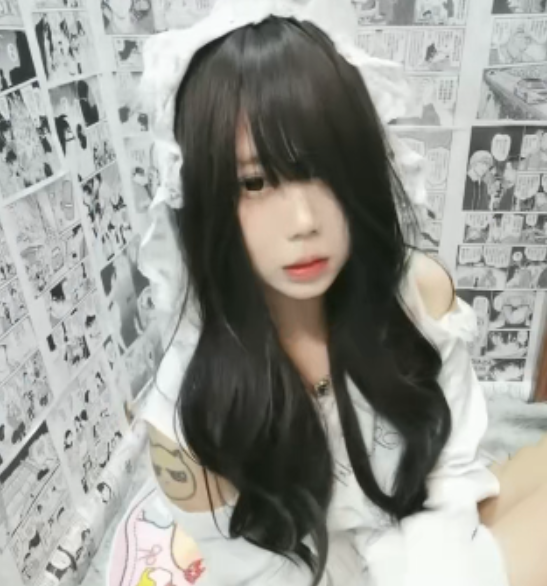 [转载搬运]阿黑颜少女性感夕夕舔脚秀足道具模拟足艺合集1V500M，独特艺术表现