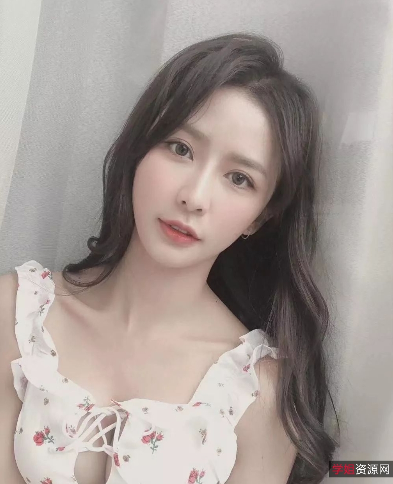 高颜值丰满女主播《你李姐》最新合集1VXXG，魅力四送